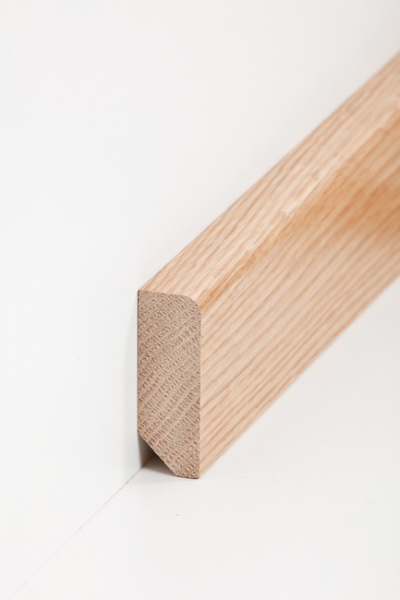 Holzfußleiste Eiche lackiert