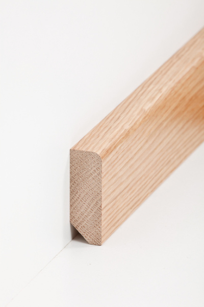 Holzfußleiste Buche lackiert