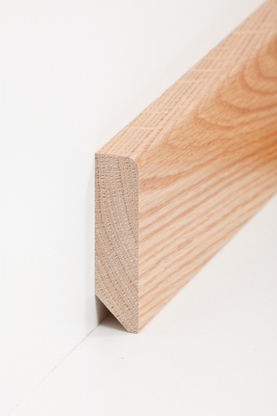 Holzfußleiste Eiche lackiert